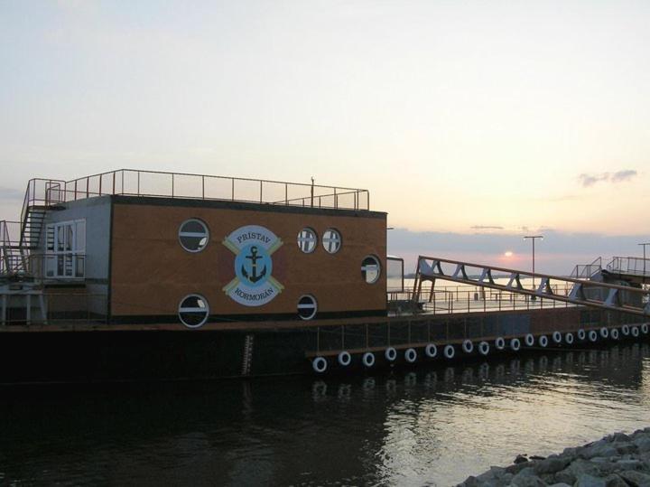 Hotel Kormoran Šamorín Exterior foto